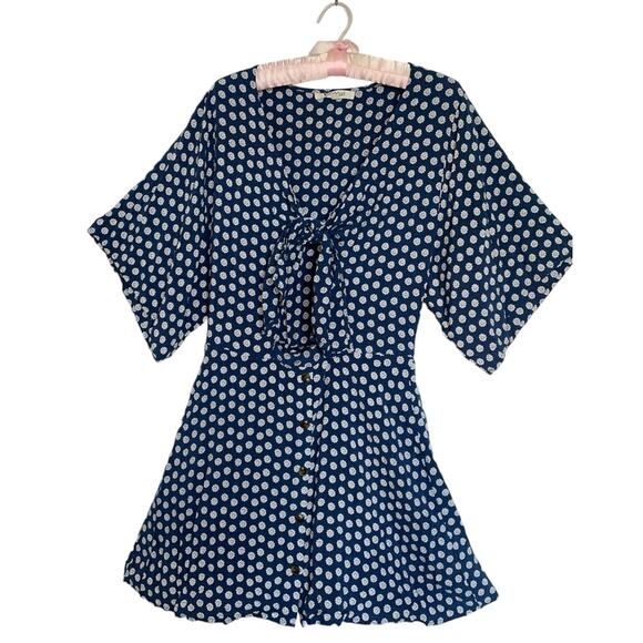Ripcurl Blue Floral Tie Front Cut Out Mini Dress with Button Front Skirt size L - Picture 1 of 12